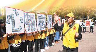 江苏线下年货市场“硬货”满满 线上花样翻新